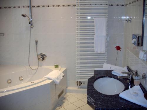 Hotel Alexander Олденбург Екстериор снимка